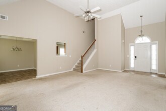 135 Oak Meadows Dr in Covington, GA - Foto de edificio - Building Photo