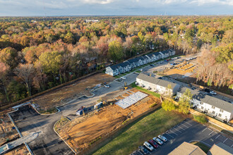 Warwick Towns in Richmond, VA - Building Photo - Building Photo