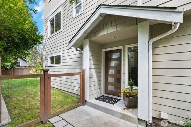 6523 7th Ave NW in Seattle, WA - Building Photo - Building Photo