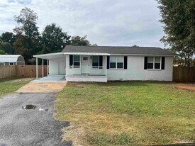 4551 Teston Dr in Milton, FL - Building Photo