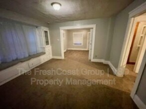 11705 Hamlen Ave in Cleveland, OH - Building Photo - Building Photo