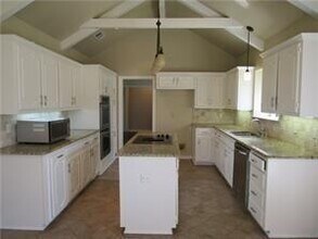6711 Lovington Dr in Dallas, TX - Building Photo - Building Photo