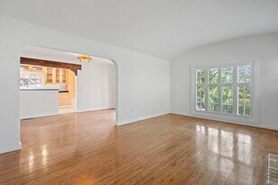 4044 Huron Ave in Culver City, CA - Building Photo