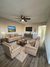 00076-609 in Los Angeles, CA - Building Photo - Building Photo