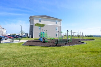 The Reserves at South Lake in Grinnell, IA - Building Photo - Building Photo