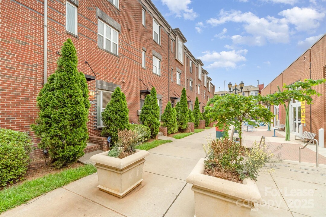 1429 Camden Rd in Charlotte, NC - Building Photo