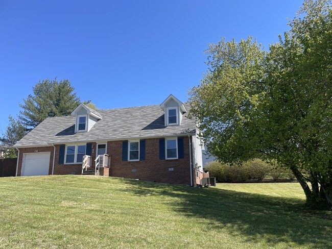 2301 Sherwood Hills Ct in Clarksville, TN - Building Photo - Building Photo