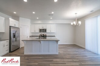482 530 W in Hurricane, UT - Building Photo - Building Photo