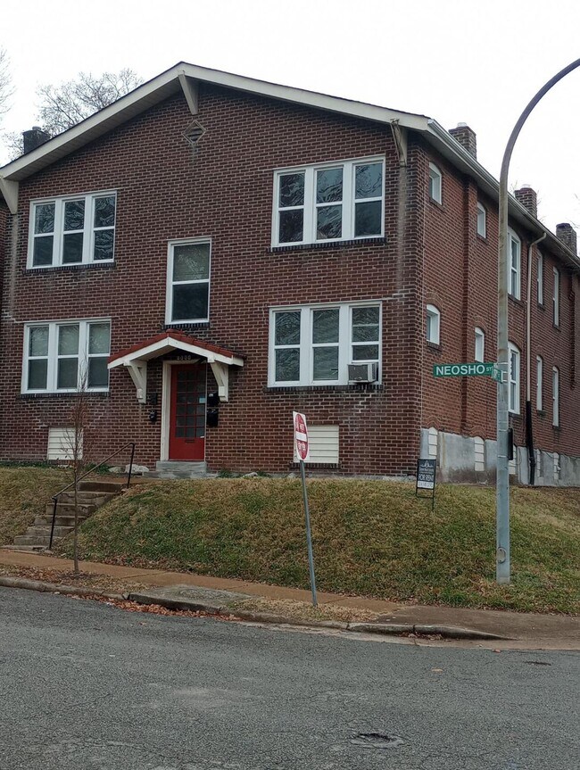 3664 Neosho St