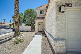 7705 Wolf Creek Rd in Las Vegas, NV - Building Photo - Building Photo