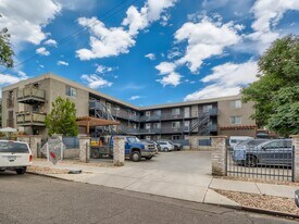 120 S Pennsylvania St, Unit 208 in Denver, CO - Building Photo