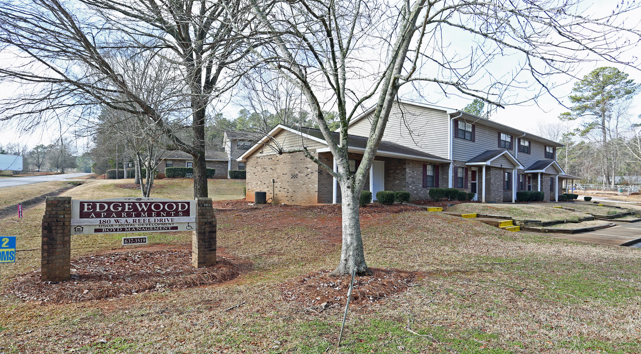 Edgewood Apartments in Edgefield, SC - Building Photo