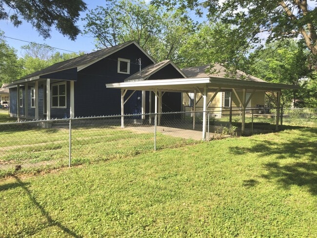 1120 Watkins St in Conway, AR - Building Photo - Building Photo