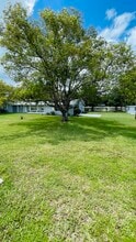 2155 Alafaya Trail, Unit Room in Oviedo, FL - Building Photo - Building Photo