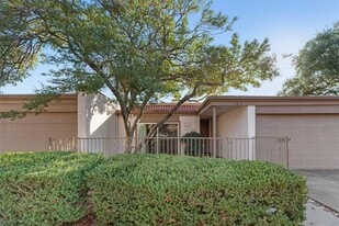 1813 Place One Ln in Garland, TX - Building Photo