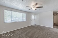 670 N 600 W in Saint George, UT - Foto de edificio - Building Photo