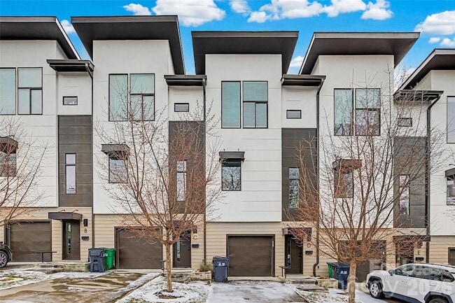 property at 840 E 18th St