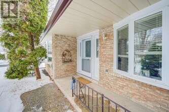 2207 Sunnyvale Dr in Oakville, ON - Building Photo - Building Photo