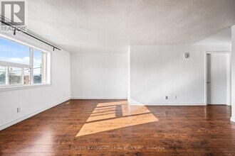 900a Wilson Ave in Toronto, ON - Building Photo - Building Photo