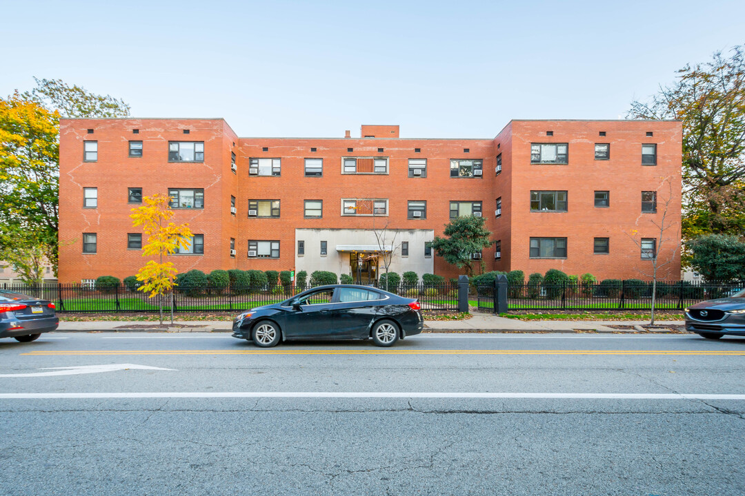 Negley Gardens Apartments in Pittsburgh, PA - Building Photo