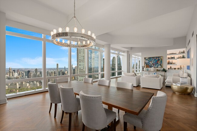 25 Columbus Cir in New York, NY - Building Photo - Building Photo