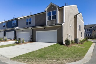 237 Ribbon Rail St in Fuquay Varina, NC - Building Photo - Building Photo