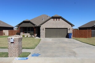 20659 Landmark Dr in Harrah, OK - Building Photo
