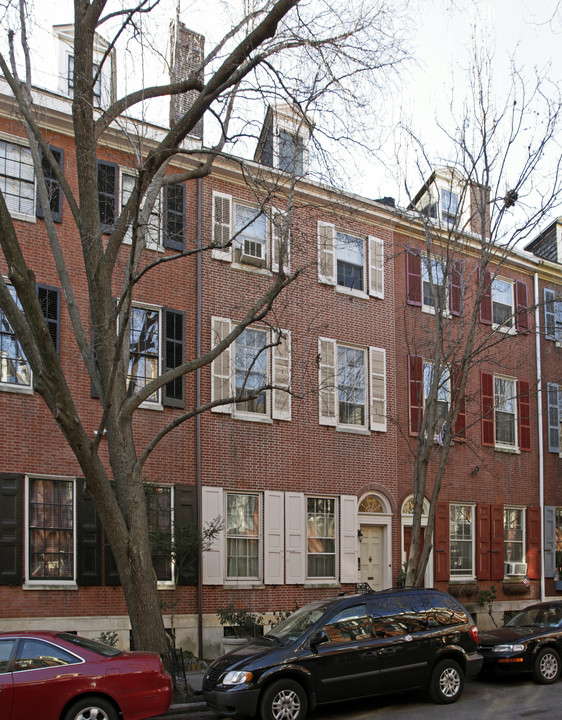 1018 Clinton St in Philadelphia, PA - Building Photo