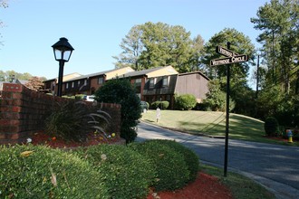 Georgetown South Townhomes Apartments in Vestavia, AL - Building Photo - Building Photo