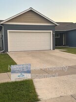 196 Jackson Peak Dr in Kalispell, MT - Building Photo