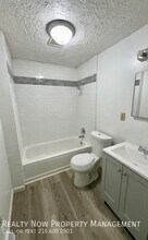 2201 Oakdale Rd in Cleveland Heights, OH - Building Photo - Building Photo