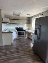 137 W Front St, Unit Apt 4 in Berwick, PA - Building Photo