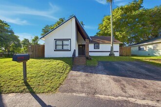 13550 SW 286th Terrace in Homestead, FL - Building Photo - Building Photo