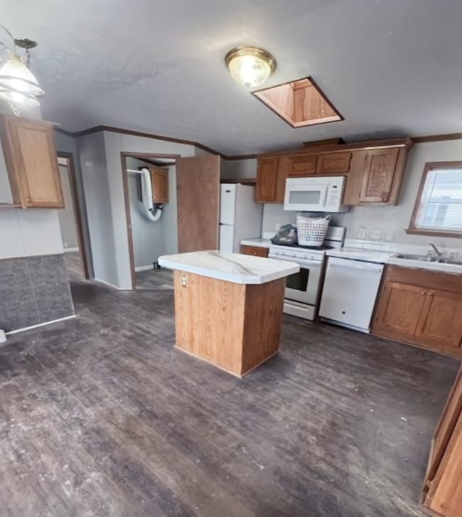 27 Village Ct in Mediapolis, IA - Building Photo - Building Photo