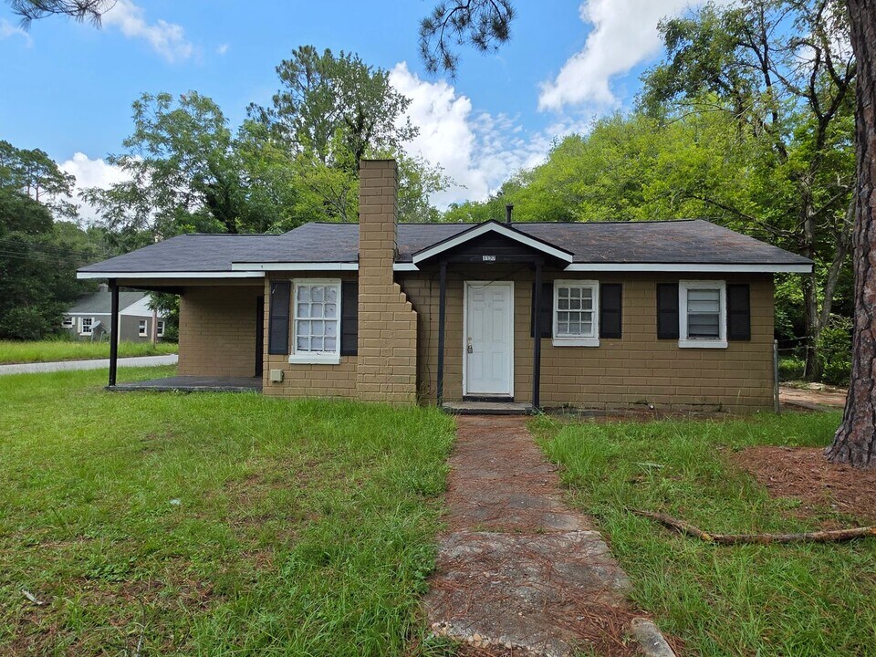 1127 Avalon Ave in Albany, GA - Building Photo