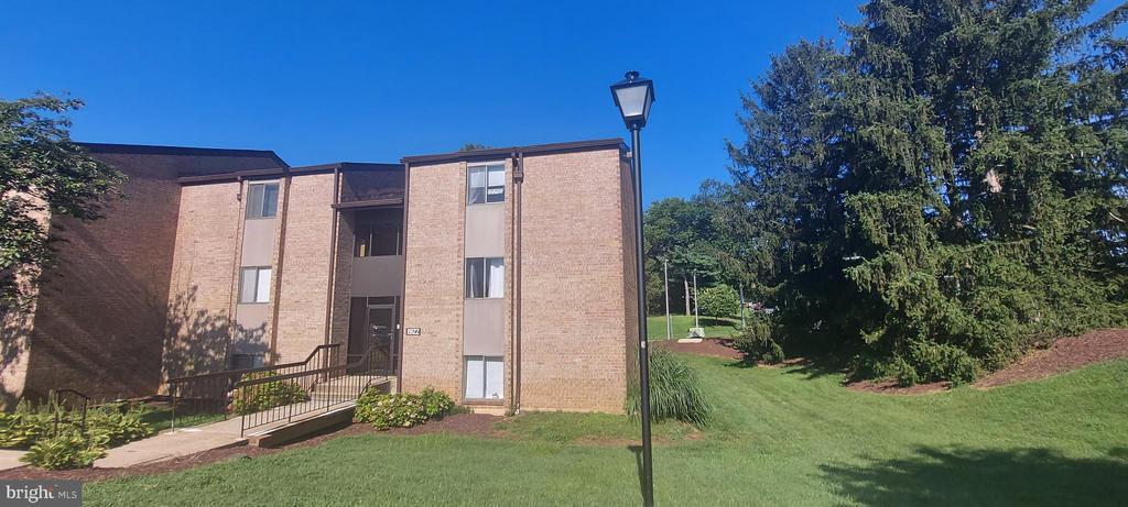19122 Mills Choice Rd in Montgomery Village, MD - Building Photo