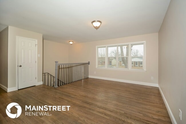 8 Preakness Dr in St. Peters, MO - Foto de edificio - Building Photo