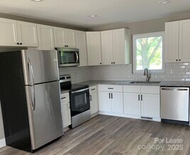 128 Salem Church Rd in Lincolnton, NC - Foto de edificio - Building Photo