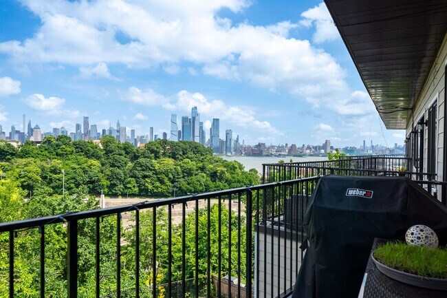84 Hackensack Plank Rd in Weehawken, NJ - Building Photo - Building Photo