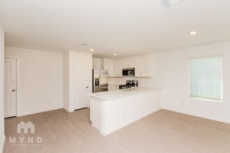 2700 Ctr Crk Ln in Fort Worth, TX - Building Photo - Building Photo