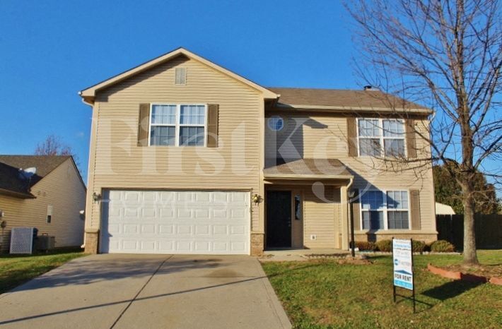 7626 Stockard St in Indianapolis, IN - Building Photo