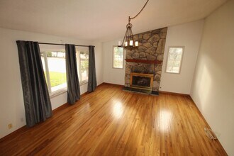 201 Burnett Ave in Ventura, CA - Building Photo - Building Photo