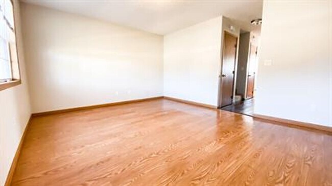 403 Country Villa Ln in St. Robert, MO - Building Photo - Building Photo