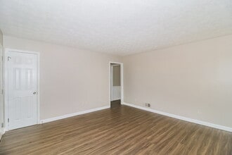 7006 Knollwood Dr in Morrow, GA - Building Photo - Building Photo