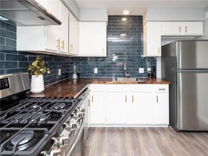 7004 Circle S Rd in Austin, TX - Building Photo - Building Photo