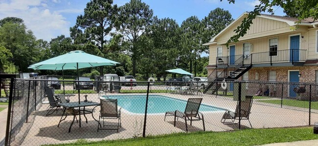 Gladefield Garden Apartments in Bridge City, TX - Building Photo - Building Photo