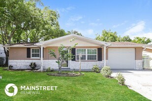 7704 Birchwood Dr in Port Richey, FL - Building Photo