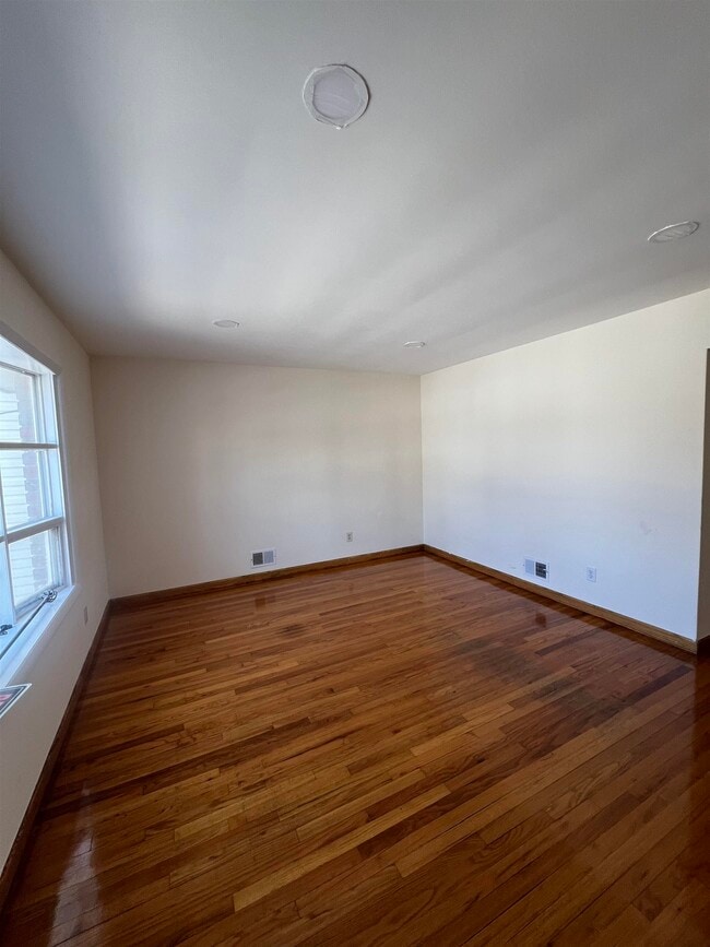 304 Columbia Ave in Jersey City, NJ - Building Photo - Building Photo