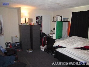 1247 Commonwealth Ave in Boston, MA - Building Photo - Building Photo