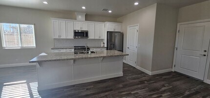 818 Beach Ct in Ridgecrest, CA - Building Photo - Building Photo